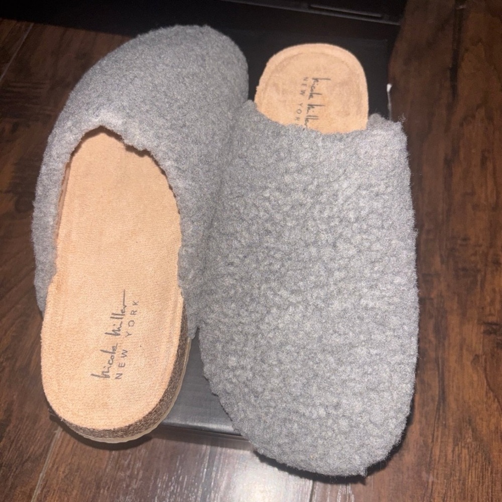 Nicole miller  New York Textured Gray Slippers